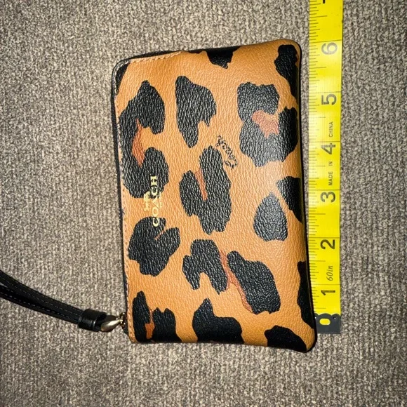 Coach Leopard Print Wristlet Wallet | Zip Around | Card Holder - Picture 3 of 5